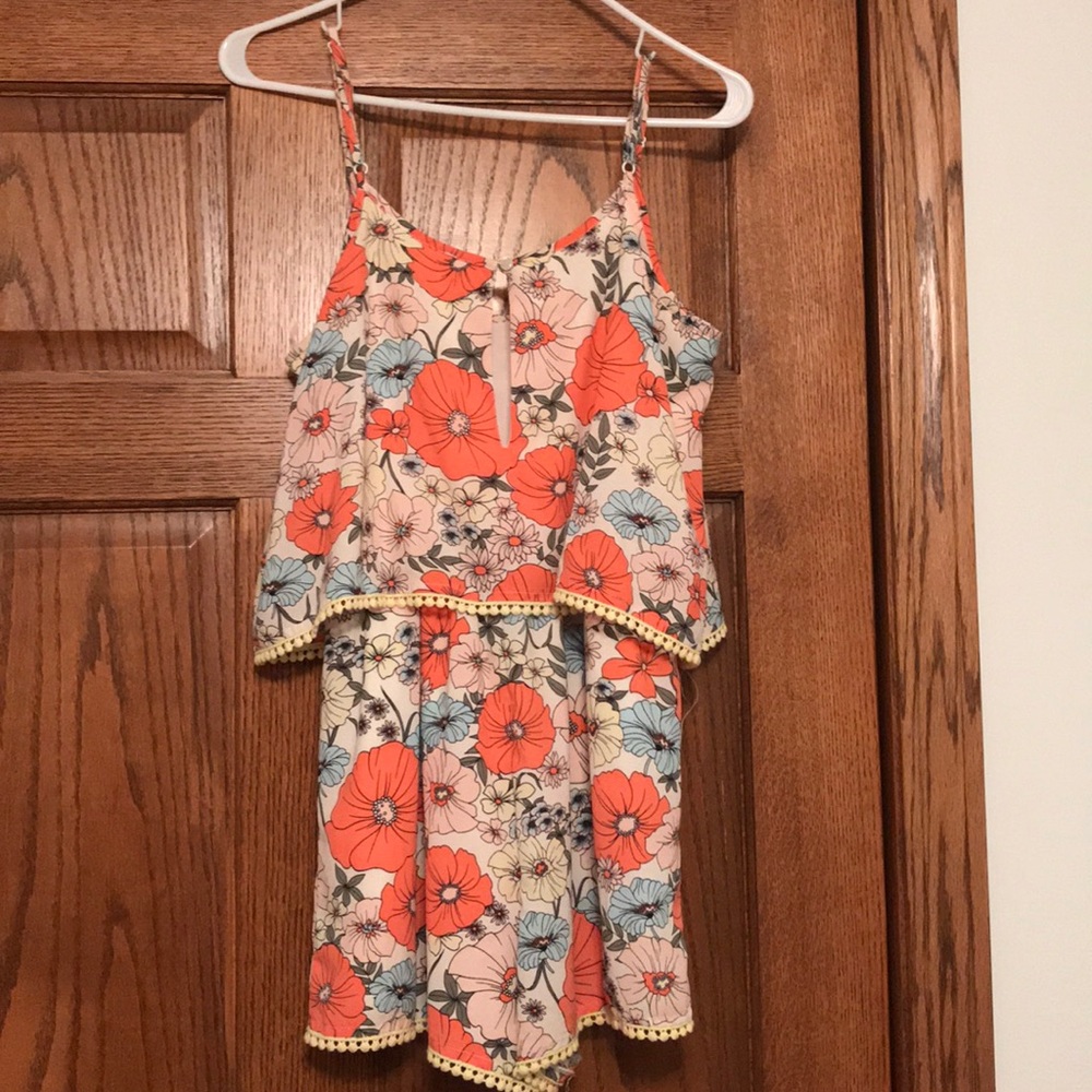 Floral Romper - Picture 3 of 4